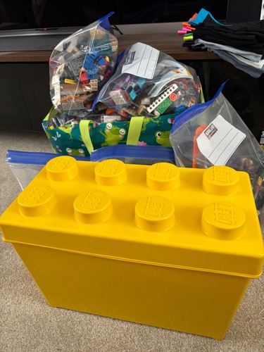 Lego bundle plus yellow - lego,