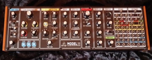 Behringer model semi - behringer,