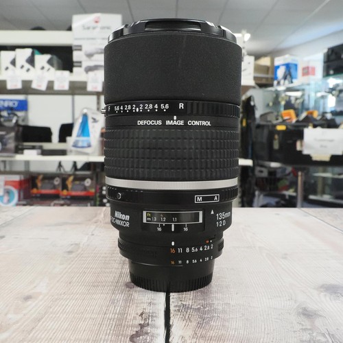 Used nikon 135mm - af, f2