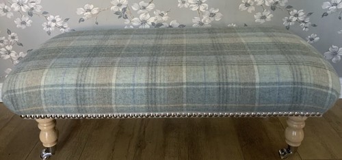 New footstool laura - in,