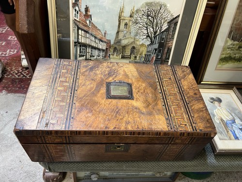 Beautiful antique burr walnut - beautiful,