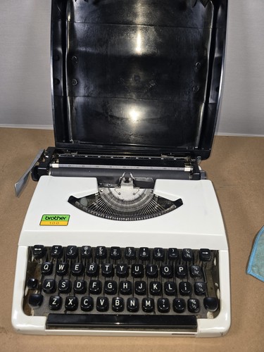 Brother 100 portable - portable, manual