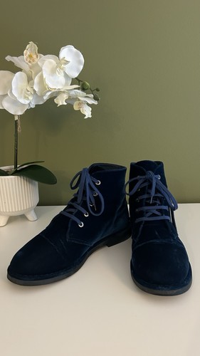 Chanel velvet lace - -up, boots