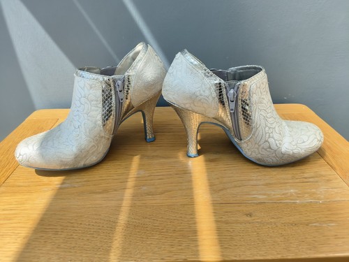Rare ruby shoo electra size - rare,