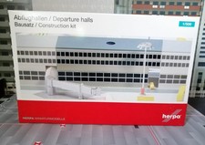 Herpa Airport building: 2 Departure halls with recess 1/500 Scale Fits 1/400.MIB
