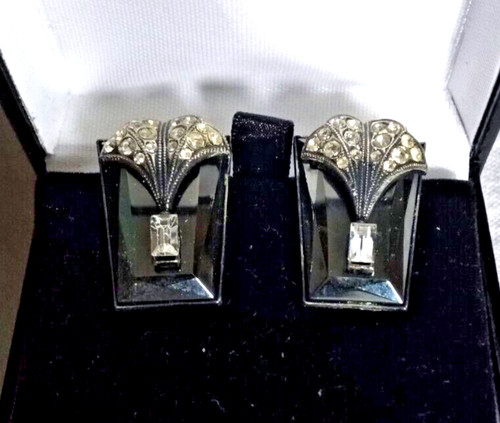 Vintage clip earrings - , by