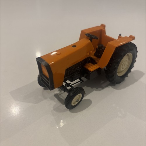 Britains 9422 orange massey - orange,