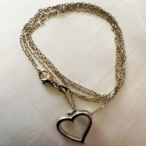 Hallmarked 375 white gold - hallmarked, 18