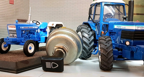 Ford tractor 1965 - tractor, headlight