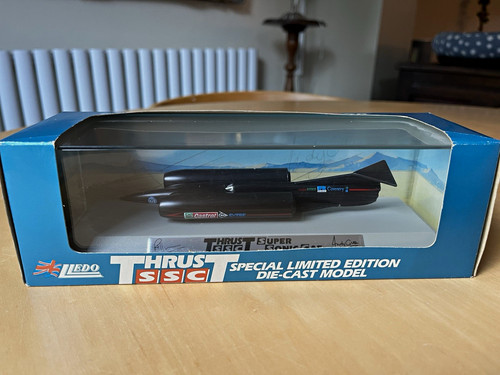 Lledo thrust ssc 100 diecast - thrust, 1:100