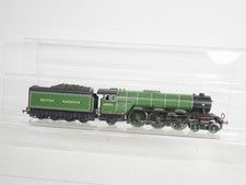 Hornby OO Gauge Steam Locomotive BR A3 60092 Fairway Lettered Green