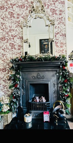 Christmas garland with red - ,