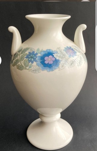 Porcelian vase - porcelian,