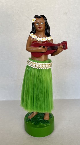 Dancing hawaiian grass skirt - dancing,