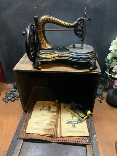 Antique jones serpentine swan - jones, serpentine,
