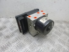 2007 NISSAN NAVARA 2.5 DIESEL ABS PUMP AND CONTROL UNIT 47660EB33A 00404911D0 