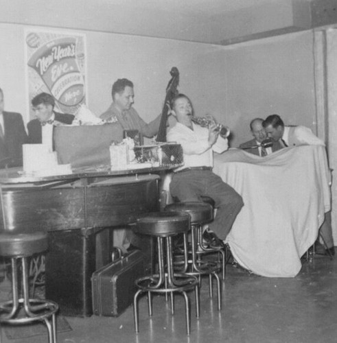 Live band trumpet upright - live,