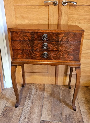 Antique burr walnut veneer - walnut,