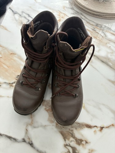 Altberg defender brown - altberg,