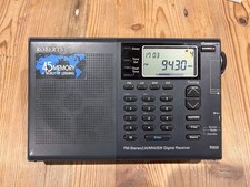 Roberts Radio R809 FM-Stereo/LW/MW/SW Digital World Receiver in good condition.
