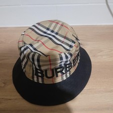 Burberry Bucket Hat Excellent