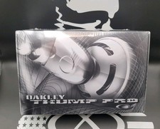 💥🎶 New In Box Oakley Thump Pro 512mb MP3 Black Frame, Vr50 Transition Lenses. 