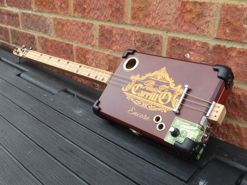 String homemade fretted - string,