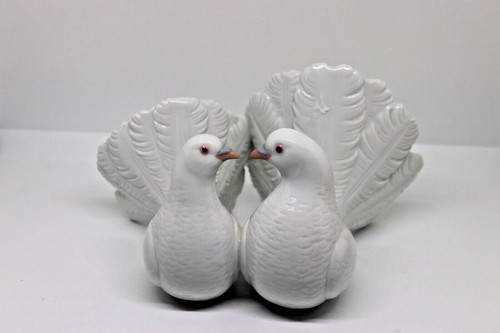 Lladro couple doves kissing - of,