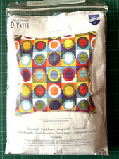 Geometric Cushion Front