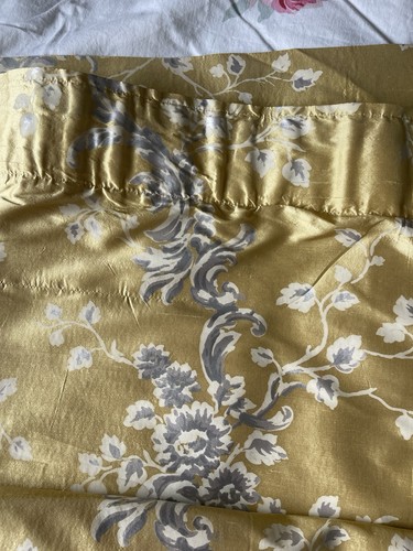 Gold silk single - gold, laura