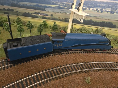Hornby 888 sir nigel gresley - hornby,