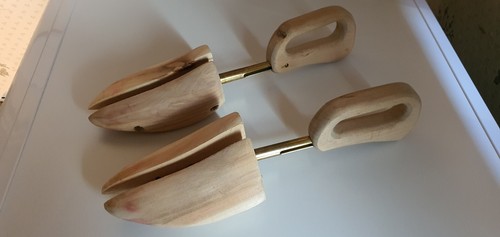 Pair adjustable shoe - a,