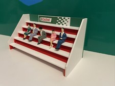 Castrol 1:32 Scale Grandstand + 5x Seated Figures Scalextric SCX Ninco