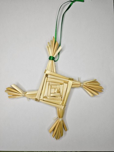 Brigids cross straw - cross,