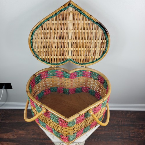 Heart shaped picnic - picnic, storage
