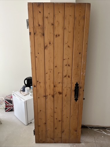 Solid wood barn door - wood,