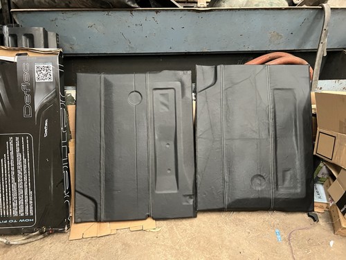 Land rover defender pair - land,