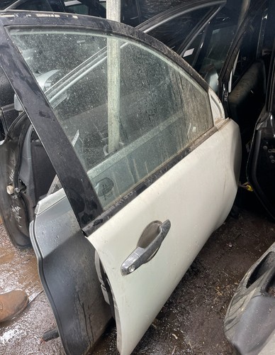 Mitsubishi l200 drivers side - drivers,