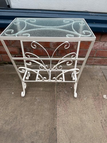 Side table magazine rack - side,