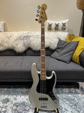 Fender Vintera '70s , Jazz