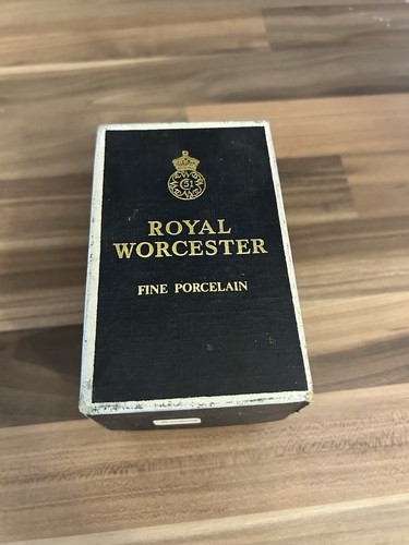 Royal worchester boxed egg - royal,