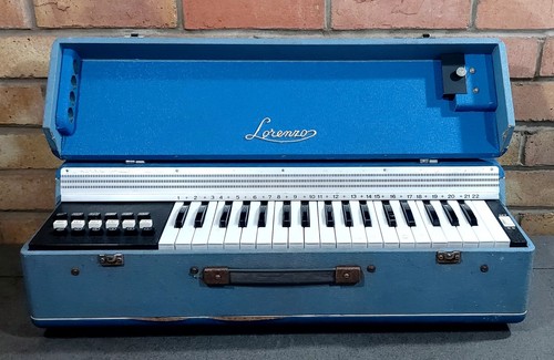 Vintage lorenzo portable - vintage,