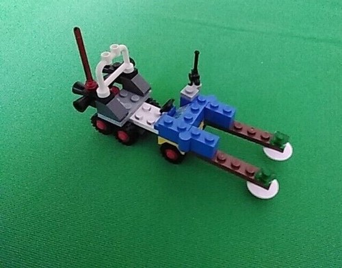 Lego space mineral detector - space,