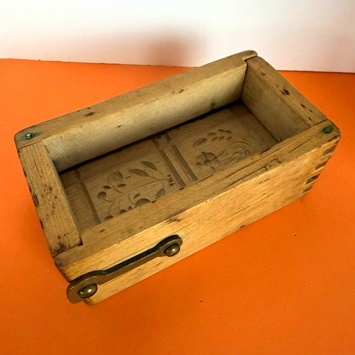 Antique 19thc primitive - antique, wooden