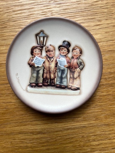Hummel mini collectors plate - hummel,
