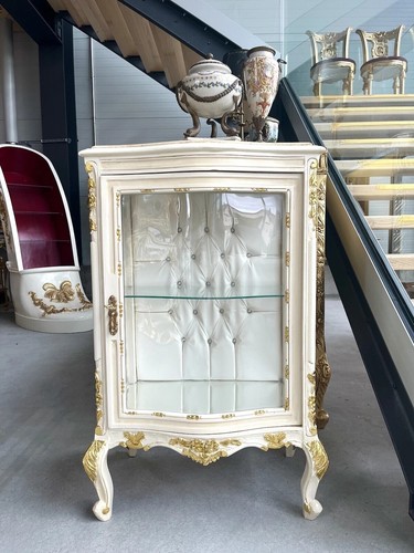 Small display cabinet - display, french