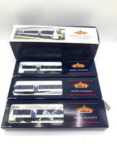 Bachmann OO Gauge - Class 168/1 Clubman 3 Car DMU Chiltern Railways 32-471
