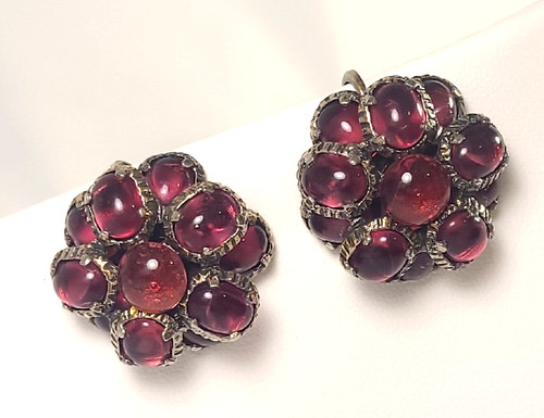 Crown trifari ruby cabochon - crown,