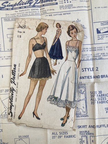 Vintage 1940s 50s - , simplicity