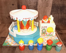 Vintage Fisher Price Play Family 1972 Merry Go Round #111 w/5 Figures Working